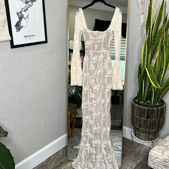 HOUSE OF CB 'Delilah' Vintage Cream Lace Maxi Dress NWOT - Picture 8 of 9